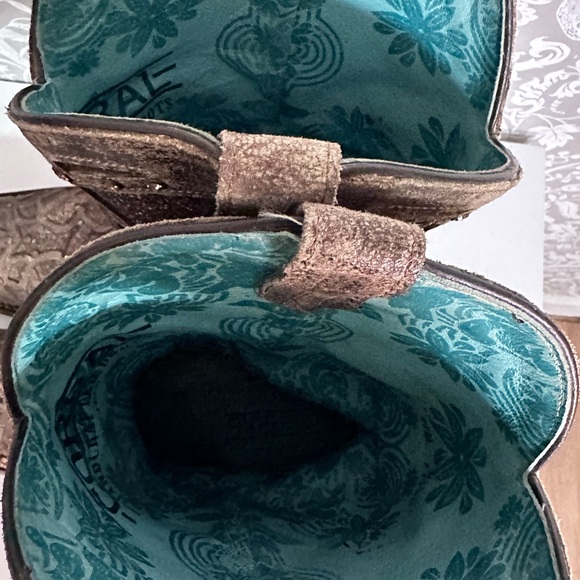 Corral Women’s Size 9.5M Glitter Inlay & Stud Taupe/Gold Square Toe Boots C3483 - Picture 3 of 13